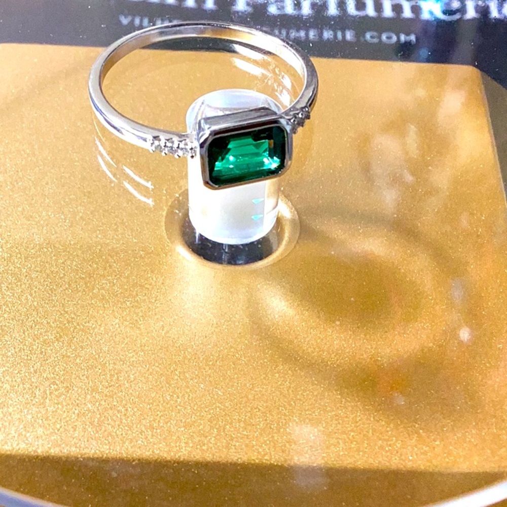 925 Sterling Silver Green  Emerald Ring
